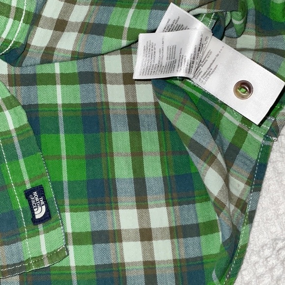 The North Face, Soft Cotton Green Plaid Short Sleeve Button Up Shirt. L - Picture 10 of 13